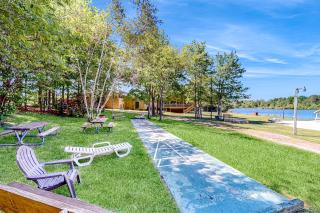 Pocono Waterside Escape - 4