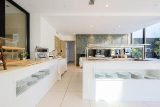 M. HOTEL - 1