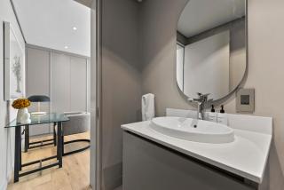 Vive Lodge by Bliss Collection - 9