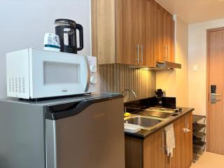 Shore 1BR near MOA SMX IKEA, near NAIA, with Balcony - 2
