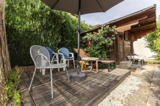 Spacious Home in Scenic Outdoors with Private Garden & Parking - 9