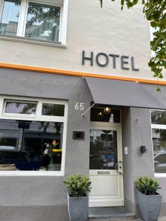 MAX Hotel Düsseldorf Self-Check-in - 9