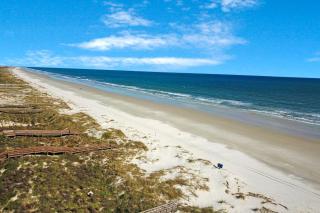 Serene 2-level home with WiFi & deck - walk to beach, 1 dog welcome - 9