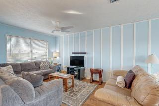 Serene 2-level home with WiFi & deck - walk to beach, 1 dog welcome - 3