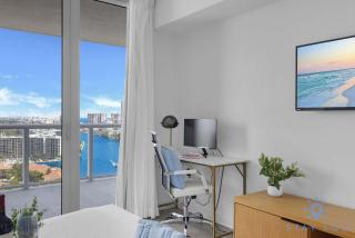 Balcony with Infinite Views - Poolside Comfort - 8