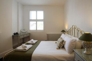 Dog-Friendly Neston Home with Garden Retreat by Rework Accommodation - 3