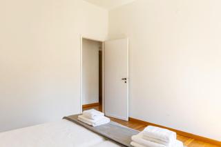 GuestHost - Ponte Vecchio Roomy Apartment - 6