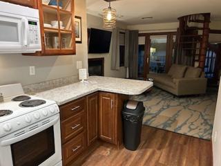 Snug Harbor Inn - Sturgeon Bay - 5