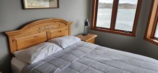 Snug Harbor Inn - Sturgeon Bay - 8