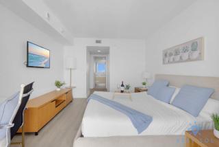 Infinite Views - Private Balcony -Poolside Bliss Near the Beach - 8