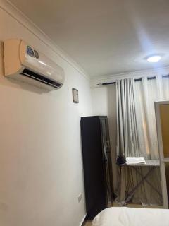 Modern One-Bedroom - Dar es Salaam - 8