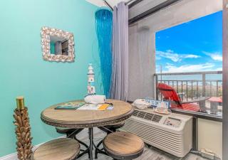 Beautiful 2nd Floor Oceanfront Studio w King Bed! Landmark 229 - Myrtle Beach - 7