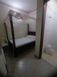 Little Five Guest House - - 4