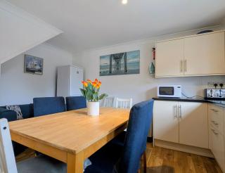 Cottage by historical dockyard - 8