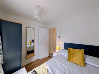 Cottage by historical dockyard - 4