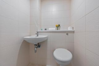 2 Bed, 2 Bath New Build Apartment next to Albert Dock Liverpool & M&S Bank Arena - With Juliet Balcony - Monarchs Quay Arena Apartments - Close to Liverpool ONE Shopping, Exhibition Centre Liverpool, Pullman Hotel, Bars & Restaurants - Liverpool - 8