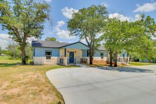1 Mi to Lake LBJ Peaceful Home with Patio and Yard! - 0