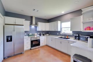 1 Mi to Lake LBJ Peaceful Home with Patio and Yard! - 7