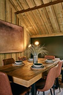 Boutique Country Cottage - 4