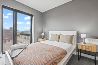 2 Bed, 2 Bath New Build Apartment next to Albert Dock Liverpool & M&S Bank Arena - With Juliet Balcony - Monarchs Quay Arena Apartments - Close to Liverpool ONE Shopping, Exhibition Centre Liverpool, Pullman Hotel, Bars & Restaurants - 6