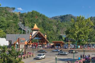 Creekside Dream by American Patriot Getaways - 4