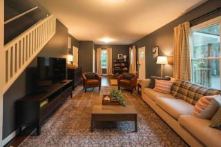 Creekside Cottage at Saegertown - - 0