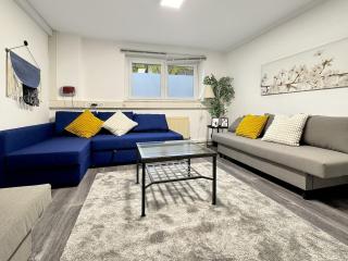 8 Person Stuttgart Group Base - Stuttgart - 1