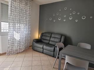 Casa Luminosa Lugo, zona tranquilla, a due passi dal centro, 8 minuti dalla clinica - 9