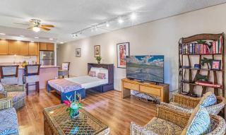 Walk to Beach I Ocean View I Two Baths I Pool - 7