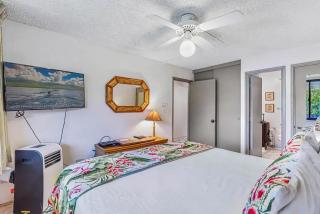 Walk to Beach I Ocean View I Two Baths I Pool - 8