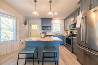 D4414 Exhibit Sea. Soundfront, Stunning Sunsets, Pier, Private Pool & Hot Tub! - 2