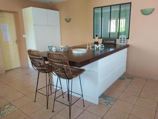 Villa plain-pied avec piscine californienne privée - 7