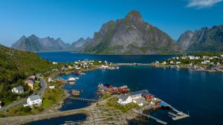 Casp-Ara Rorbu in Reine, Lofoten - amazing view - 4