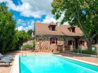 Tranquil holiday home with private pool - 9