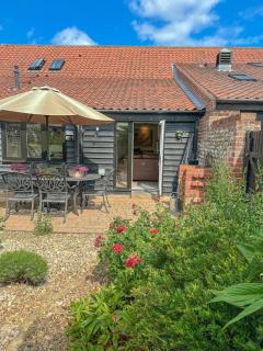 Modern two bed barn in Happisburgh - dog friendly - close to beach - 0