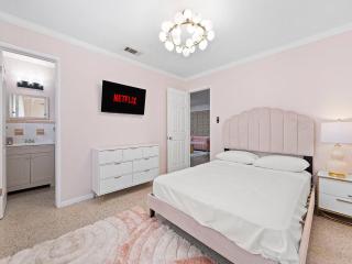 Little Palm House Tropical Escape - 6