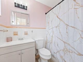 Little Palm House Tropical Escape - 4