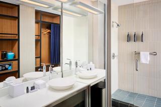 Aloft Montreal Airport - 2