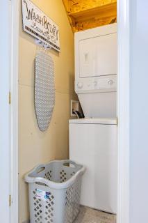 Cozy 2bed bath Private Above Ground First Floor Suite - Herndon - 5
