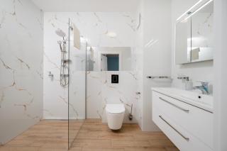 Więckowskiego City View Studio by BookingHost - 2