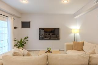 Cozy 2bed bath Private Above Ground First Floor Suite - Herndon - 9