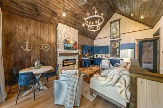 Anchors Retreat - Lakefront Getaway for 14 Guests - 5