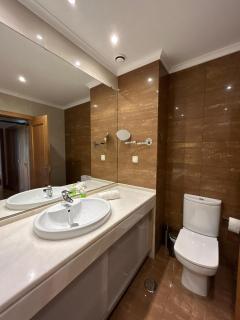 Lux Apt in Priv Condo with Pool, near Beach, Parking & Easy Access to Lisbon - 8