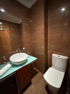 Lux Apt in Priv Condo with Pool, near Beach, Parking & Easy Access to Lisbon - 5