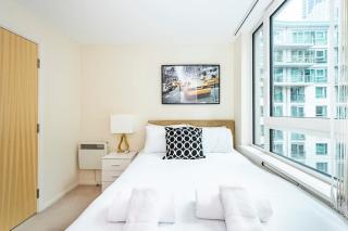 Zone 1 , 2 Bed Apt , Tube Station 2 Mins Walk , Ideal For Leisure , Families , Contractors Stays , Weekly Offers , Sleeps 4 - London - 2