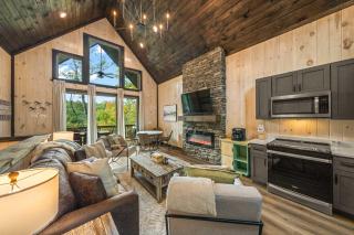 Cozy Cove Retreat - Hot Tub - Lakefront - Family-Friendly Cabin - 9