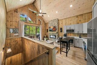 Lakeside Country - Hot Tub Retreat with Lake Access - Sevierville - 5