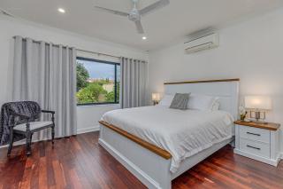 City Views King Beds Sleeps 6 Quiet Street - 0