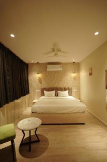 Hotel Bilasa Park Inn - - 5