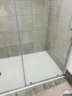 Triple room with private bath near LFC Free Street Parking - Liverpool - 2